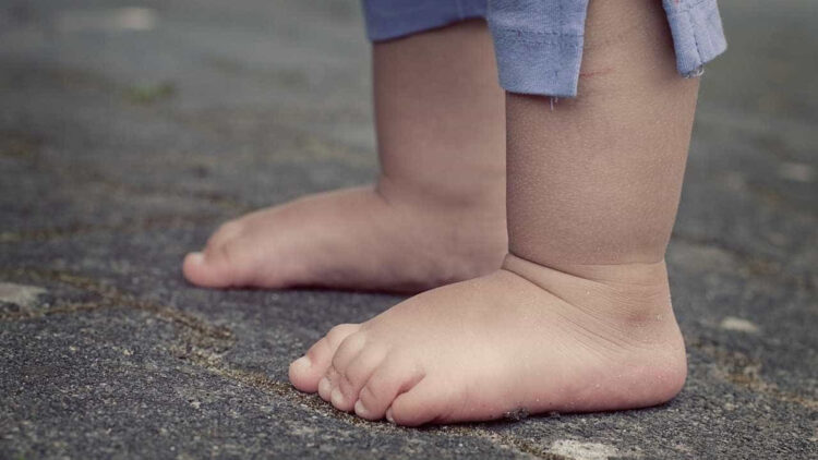 Bebê morre depois da mãe a colocar acidentalmente no forno nos EUA