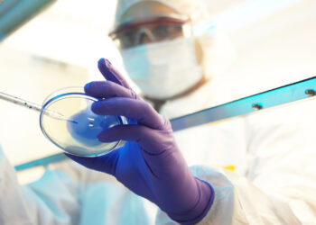 China confirma morte por infecção combinada de cepa de gripe aviária com subtipo de Influenza