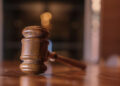 Tribunal dá razão a casal e expulsa filho de 40 anos de casa