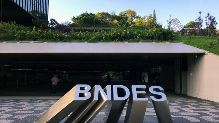 BNDES libera R$ 500 mi para híbridos flex da Volkswagen