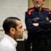 Jogador Daniel Alves é condenado a quatro anos e seis meses de prisão