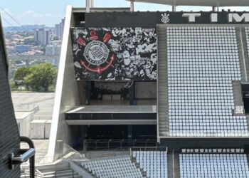 Corinthians amplia reformulação do elenco com 10 reforços