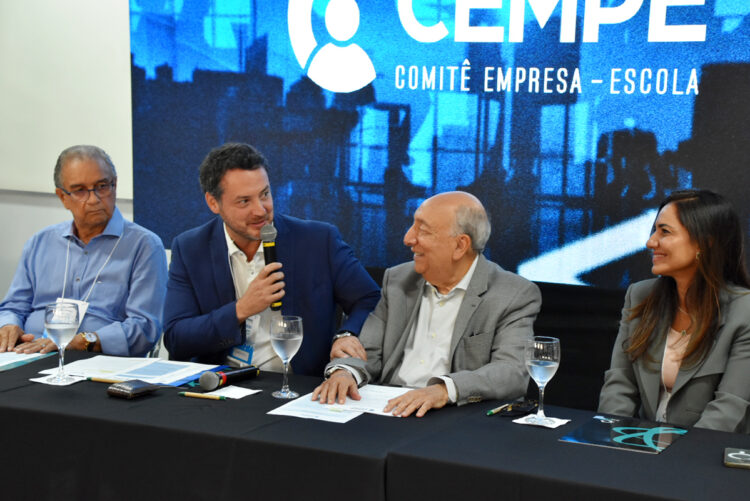 Reunião do Comitê Empresa-Escola estreita vínculos entre setor produtivo e instituições de ensino