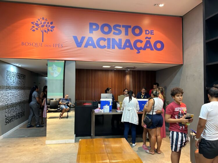 Campanha de vacinação continua neste final de semana em shopping da Capital