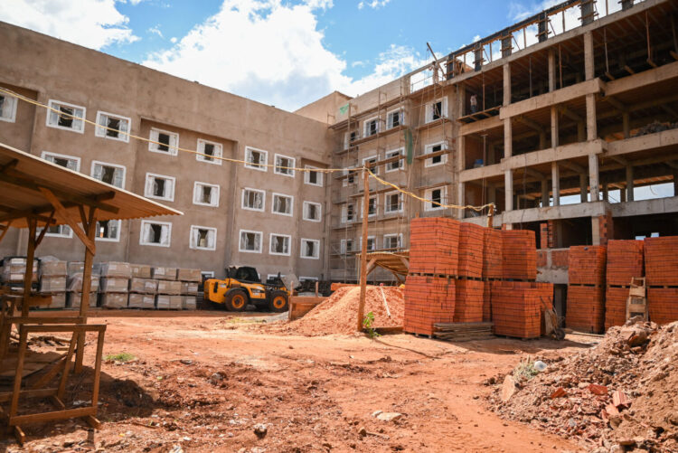 Construção Civil lidera geração de novas vagas em Campo Grande
