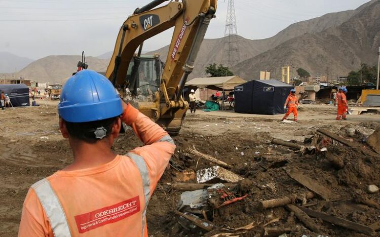 Golpe oferta falso emprego utilizando construtora Odebrecht e cobra PIX de inscrição