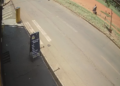 VÍDEO: Cadeirante fica presa em área debaixo do sol quente, após motorista a deixar em ponto errado