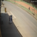 VÍDEO: Cadeirante fica presa em área debaixo do sol quente, após motorista a deixar em ponto errado