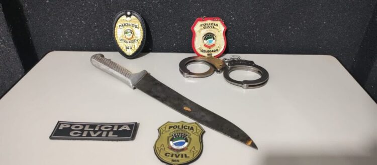 Dono de bar é preso por esfaquear cliente pelas costas em MS