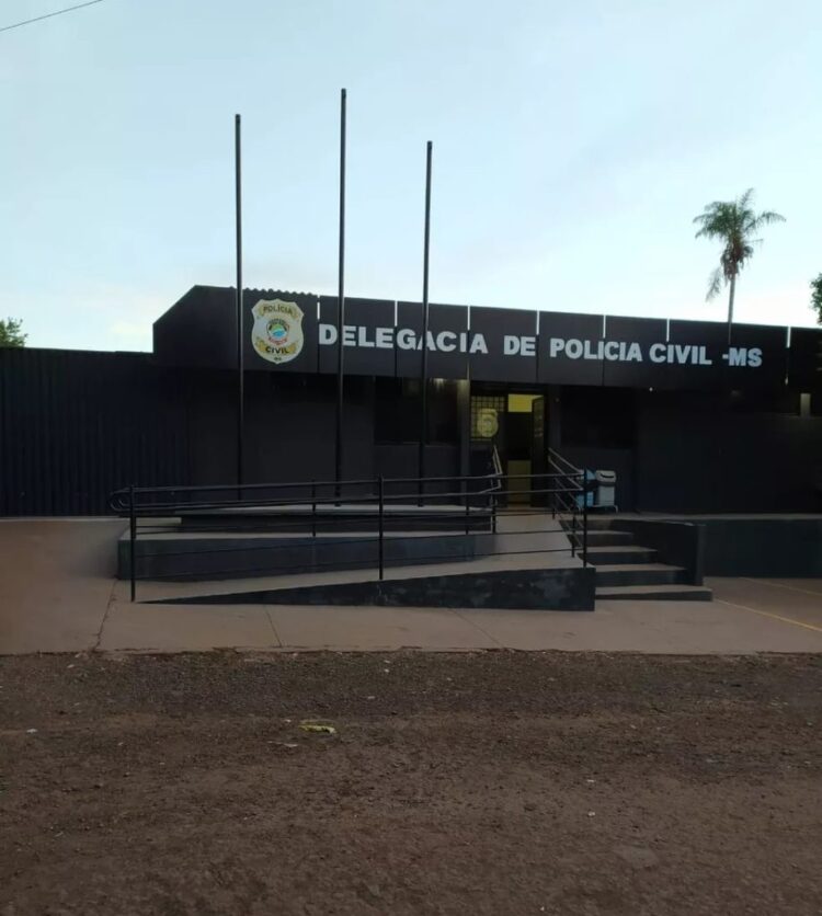 Polícia prende homem que estuprou e engravidou enteada de 14 anos