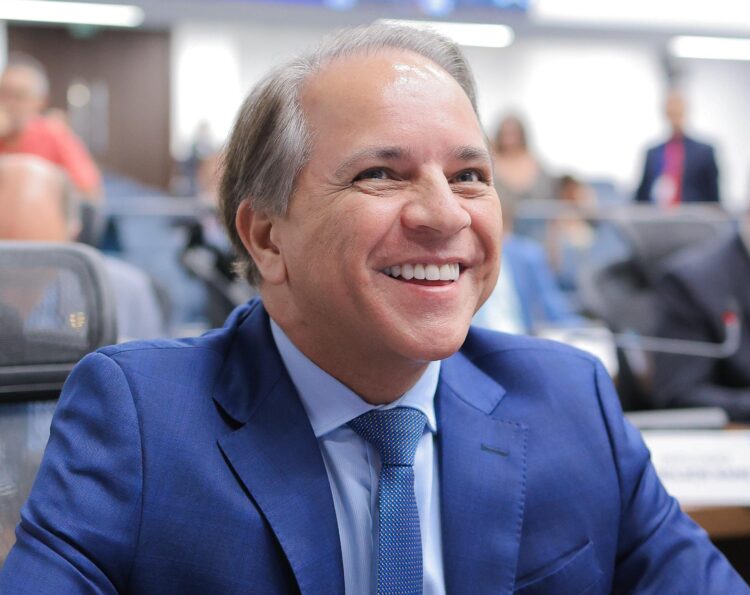 Dia do Consumidor: deputado reforça importância da lei que proíbe fidelização em contratos de serviços