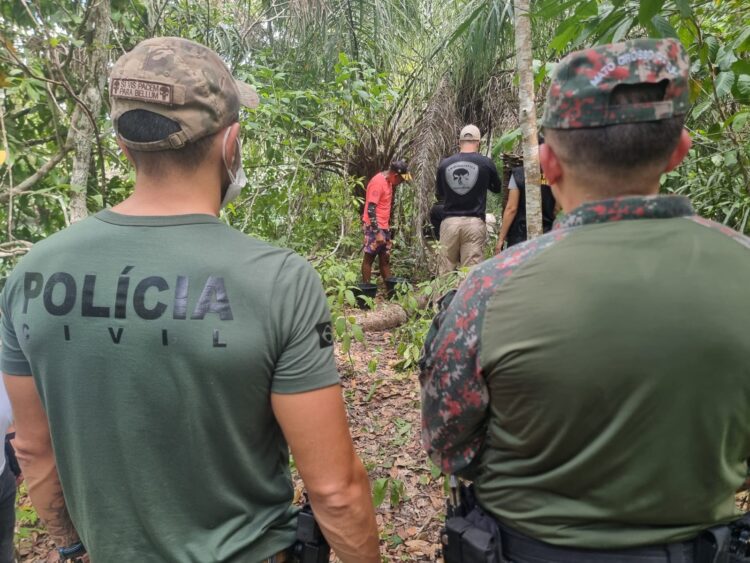 Polícia Civil faz perícia em cobra que supostamente teria sido morta a tiros