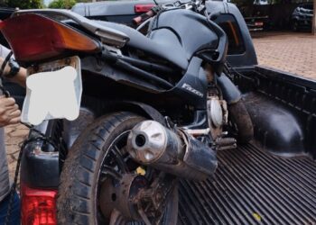 Receptador é autuado por pagar R$ 5 mil em Fazer adulterada e moto foi apreendida