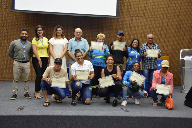 Parceria entre Senai e Funsat forma primeira turma de reparador de obras no Qualifica Campo Grande