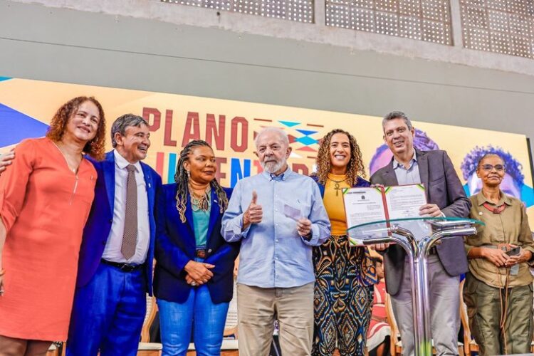“Queremos nossos jovens vivos, com acesso a todas as oportunidades”, diz Lula em lançamento de programa