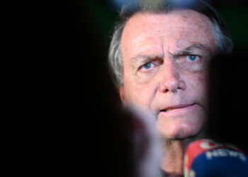Ex-comandante do Exército complica Bolsonaro e confirma discussão sobre minuta golpista