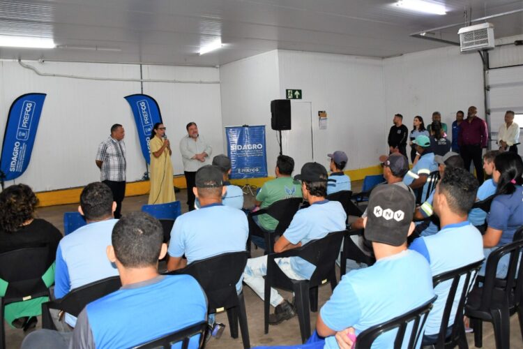 Prefeitura promove palestra em polo empresarial para conscientizar homens sobre violência doméstica