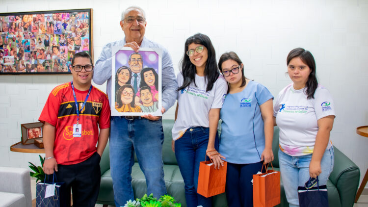 TCE-MS acolhe e homenageia colaboradores com Síndrome de Down
