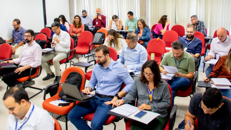 TCE-MS capacita servidores para fiscalização em licitações