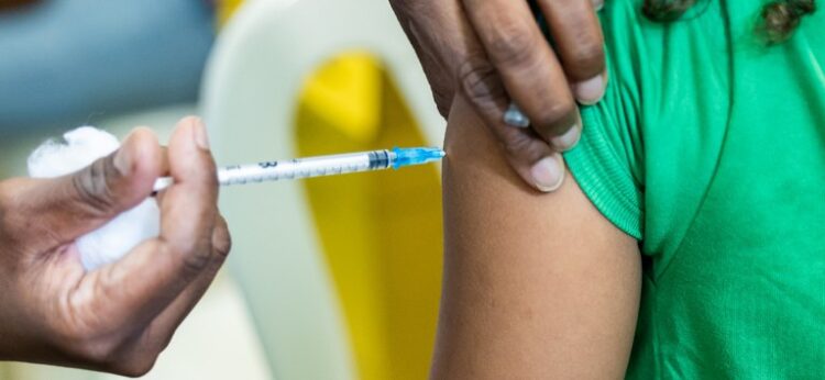 Ministério da Saúde adota esquema de vacinação em dose única contra o HPV