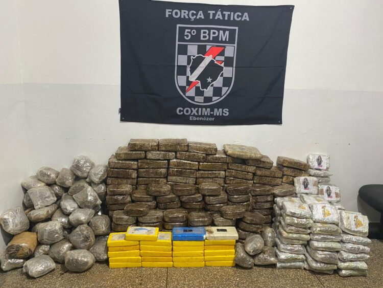 Polícia Militar apreende carga grande de cocaína, maconha e skunk em Rio Verde