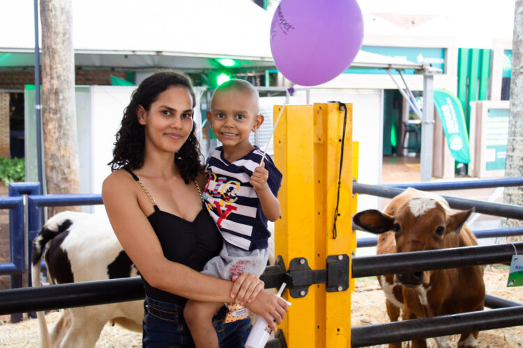 Crianças da AACC/MS visitam Fazendinha da Acrissul, durante a Expogrande