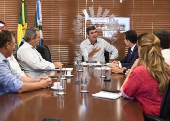 Governo de MS recebe projeto para melhoria da produção leiteira no Estado