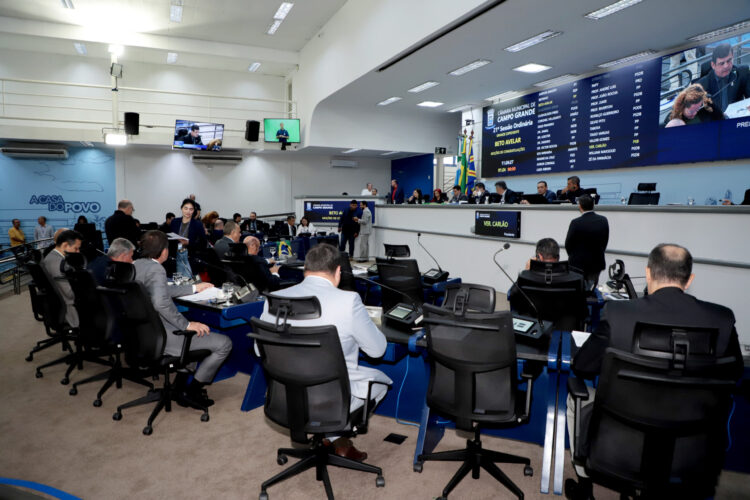 Vereadores aprovam seis projetos e mantêm dois vetos na sessão desta terça-feira