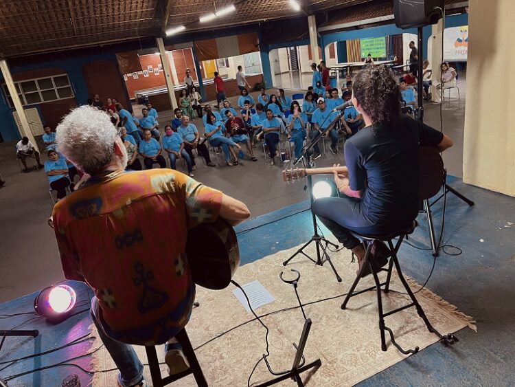 Pop & Poesia, projeto com Ju Souc e Jerry Espíndola, encantam alunos do EJA