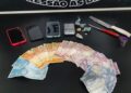Mulher é presa por comandar boca de fumo, no Bairro São Conrado