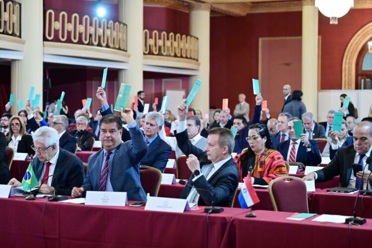 Senador destaca a Rota Bioceânica em sessão ordinária do Parlamento do Mercosul