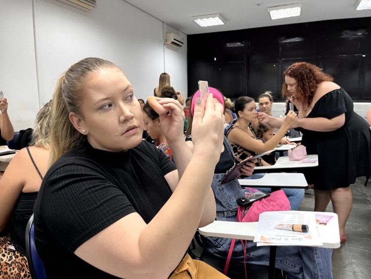Prefeitura abre inscrições para curso gratuito de Automaquiagem e Análise Comportamental
