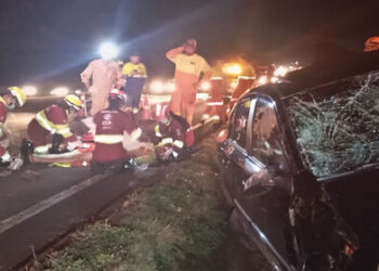 Trabalhador que retirava cones da BR-163 é atropelado por carro e tem 2 pernas quebradas