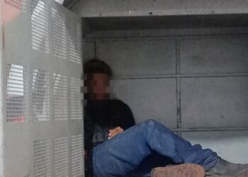 Menina de 12 anos revela paixão por padrasto, mãe aciona PM e ele é preso por estupro