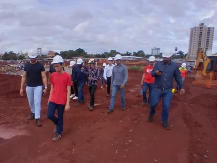 Estudantes visitam obras do “Belas Artes”, que será 1 dos maiores conjuntos habitacionais da Capital