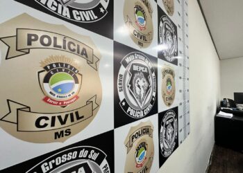 Pai é preso por agredir bebê de 1 ano e bater a cabeça da criança no tanque