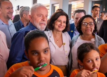 Lula amplia ações de saúde bucal nas escolas para 26 milhões de estudantes