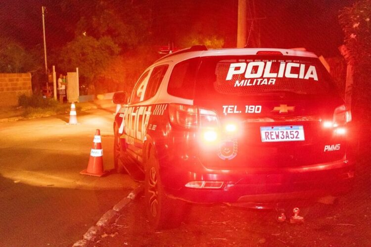 Policial militar impede que ladrão roubasse Corolla da irmã atirando no tórax do meliante