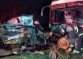 Condutor de Fiesta anda na contramão e morre ao colidir de frente com ônibus, em MS