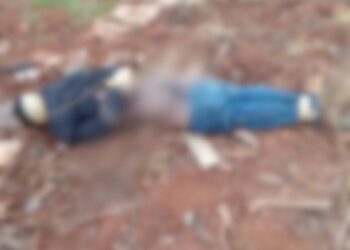 Corpo de homem é encontrado com pés e mãos amarrados, além das calças abaixadas