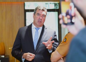 Governador Riedel envia avião para apoiar salvamento das vítimas das enchentes no RS