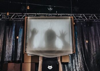 No Teatro Aracy Balabanian, 15ª Boca de Cena apresenta “Todo redemoinho começa com um sopro”