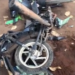 Homem joga gasolina em casa com esposa e crianças, ameaça “tacar” fogo e é preso
