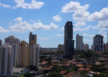 Quarta-feira tem previsão de tempo firme, com sol e variação de nebulosidade em MS