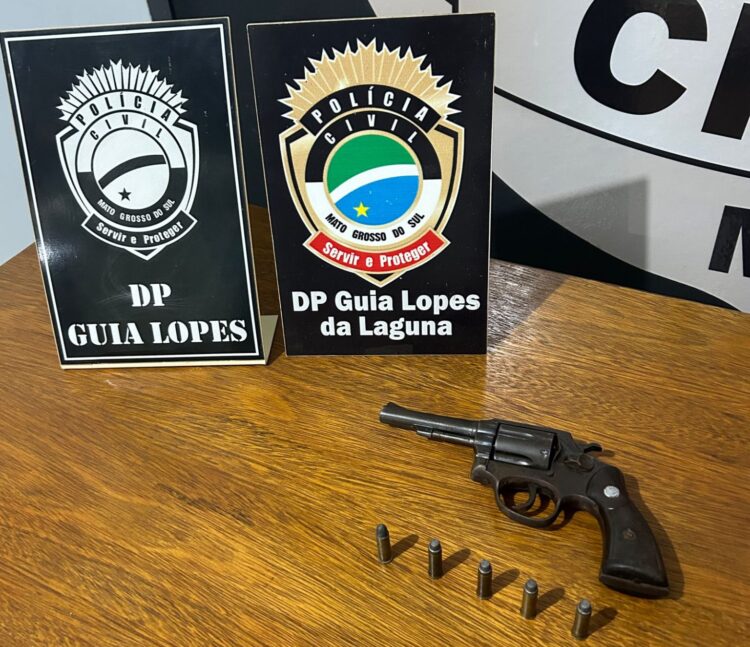 Sogro acusa genro de furtar seu celular, pega arma no carro e atira contra o rapaz