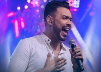 Para divulgar nova música, Max Henrique faz “blitz cultural” em pontos turísticos da Capital