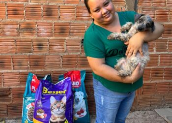 Apoiador da causa animal, Professor Riverton leva auxílio a protetoras da região Prosa