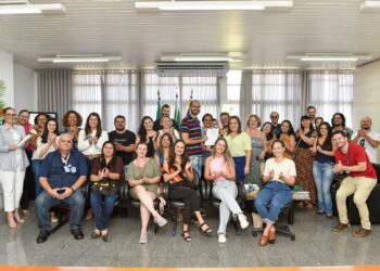 Prefeita atende categoria e sanciona 30 horas para psicólogos, em Campo Grande