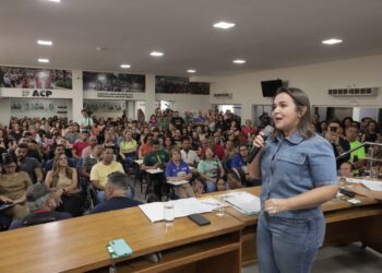 Em assembleia na ACP, presidente diz que prefeita Adriane cumpre promessas diferente de antigos gestores