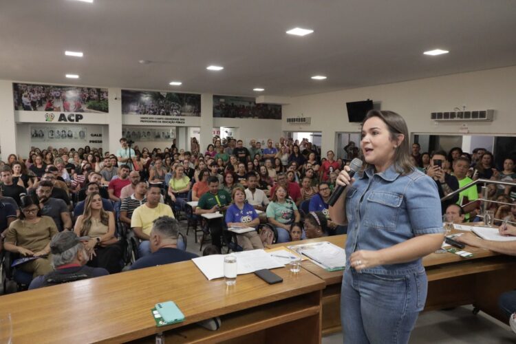 Em assembleia na ACP, presidente diz que prefeita Adriane cumpre promessas diferente de antigos gestores